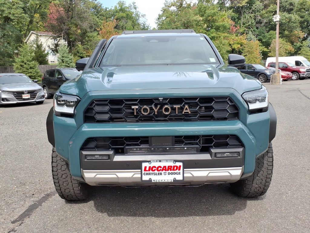 Used 2025 Toyota 4Runner Trailhunter AWD/4WD image 2