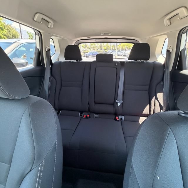 Used 2024 Nissan Rogue S FWD image 30