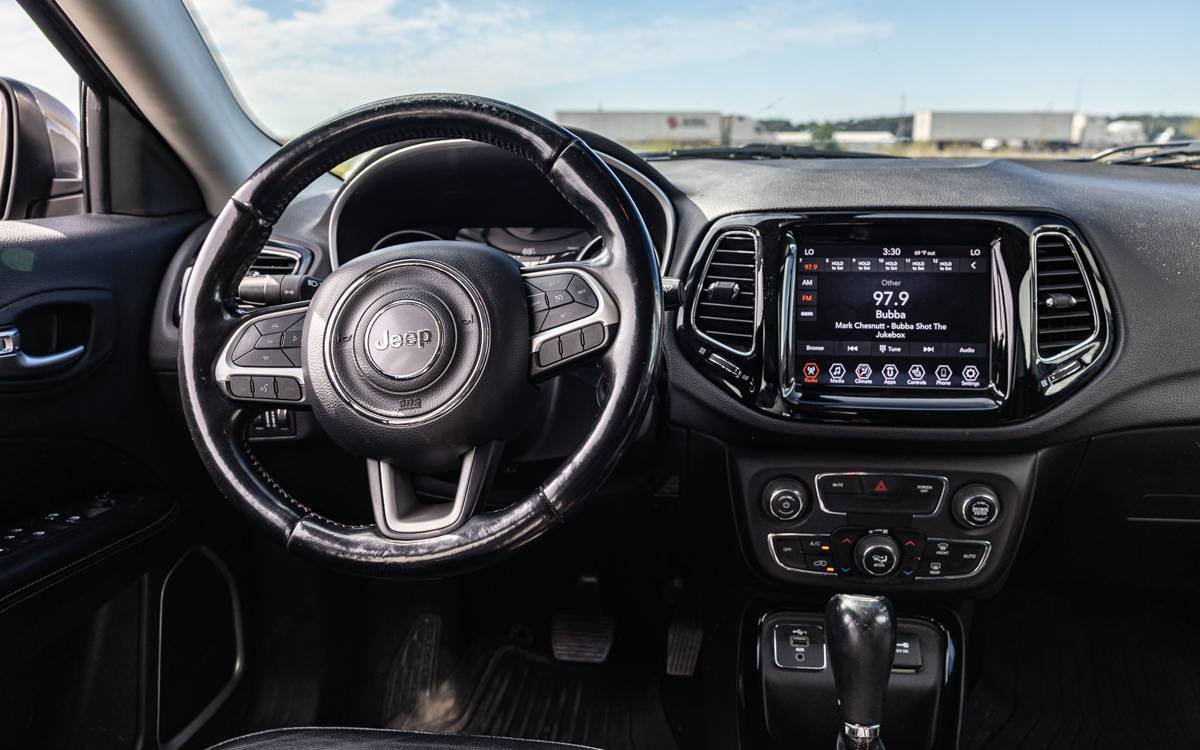 Used 2020 Jeep Compass Limited FWD image 9