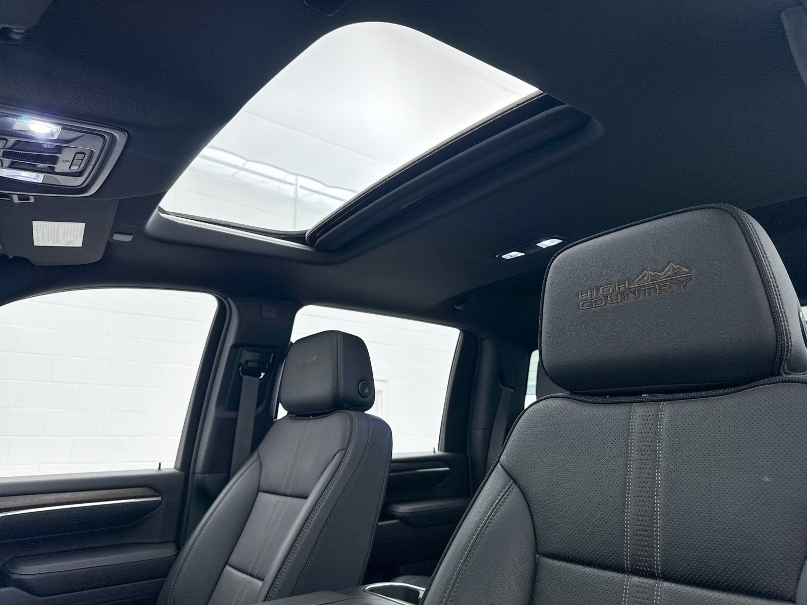 Used 2024 Chevrolet Silverado 2500 High Country w/ High Country Premium Package image 14