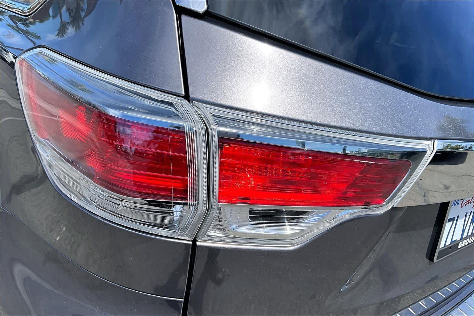 Used 2015 Toyota Highlander Plus FWD image 27