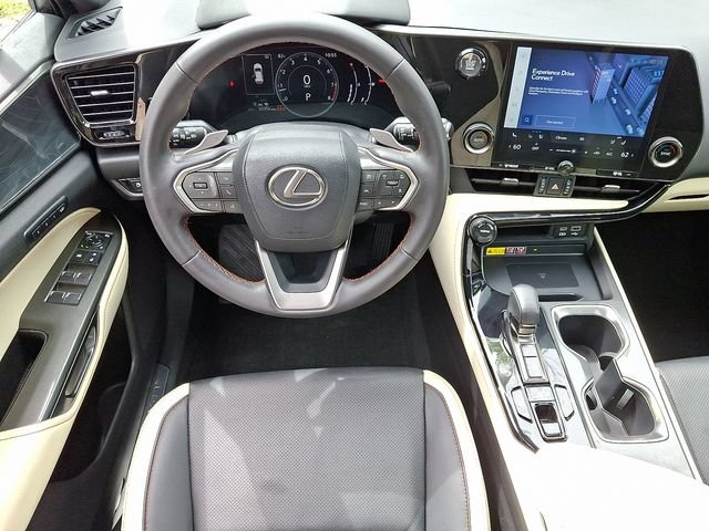 Used 2024 Lexus NX 250 FWD image 11