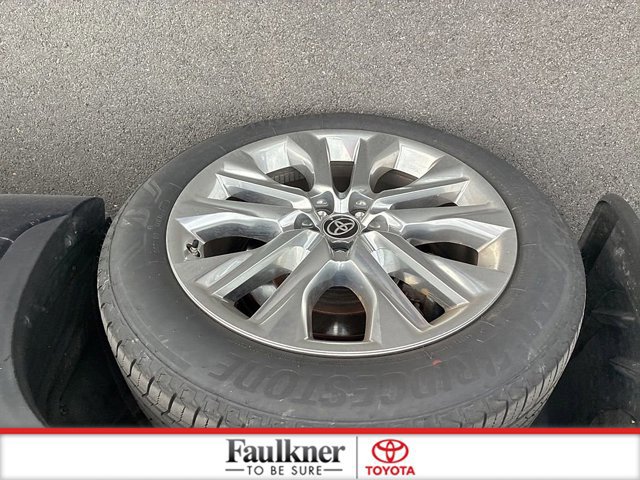 Certified 2025 Toyota Highlander Limited AWD/4WD image 11