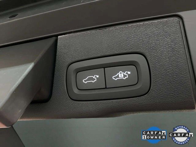 Used 2025 Volvo XC60 B5 Plus image 8