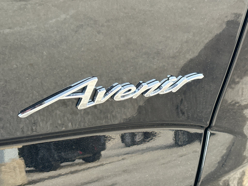 Used 2023 Buick Enclave Avenir w/ Avenir Technology Package image 9