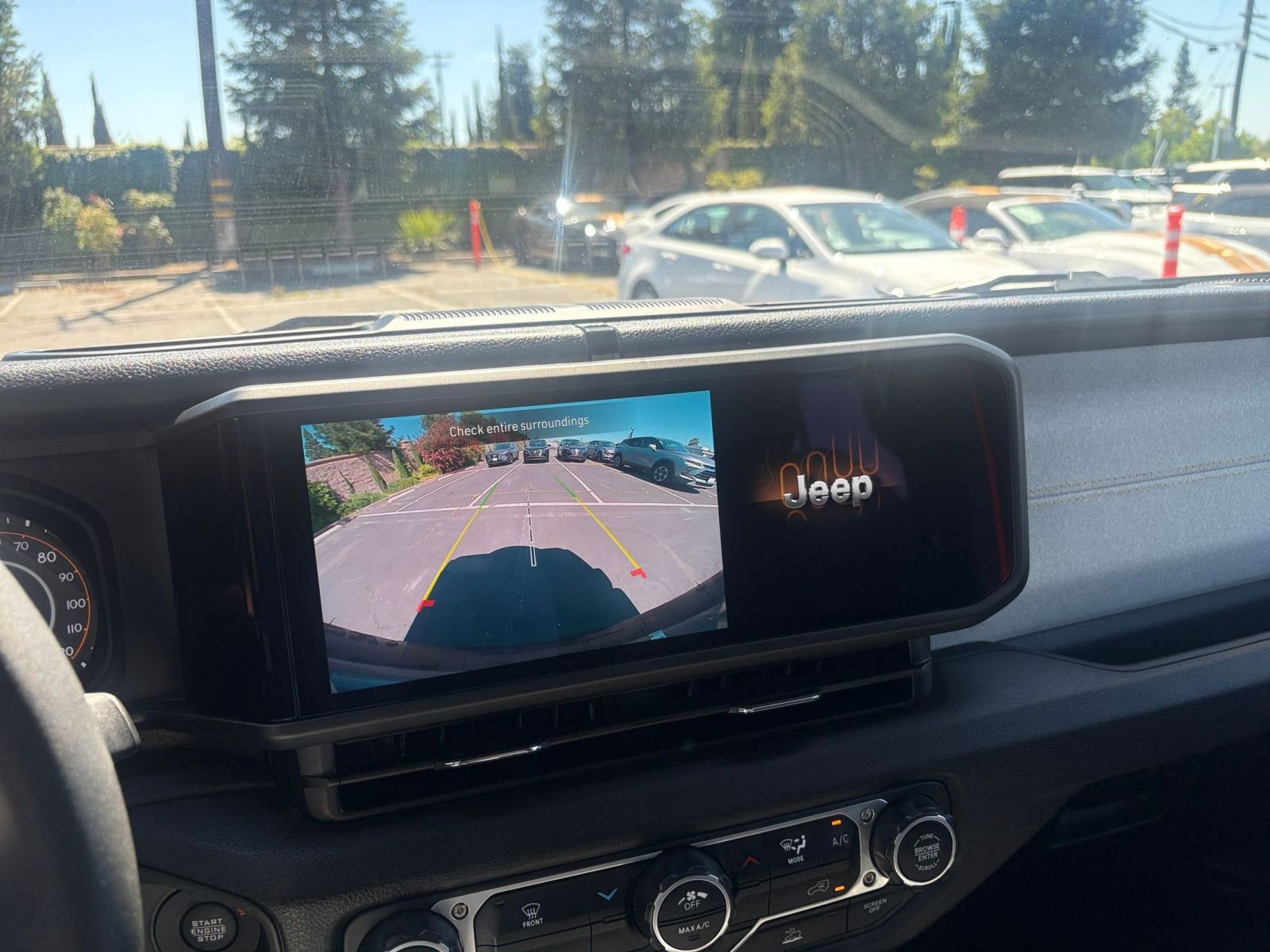 Used 2025 Jeep Wrangler Sport S image 23