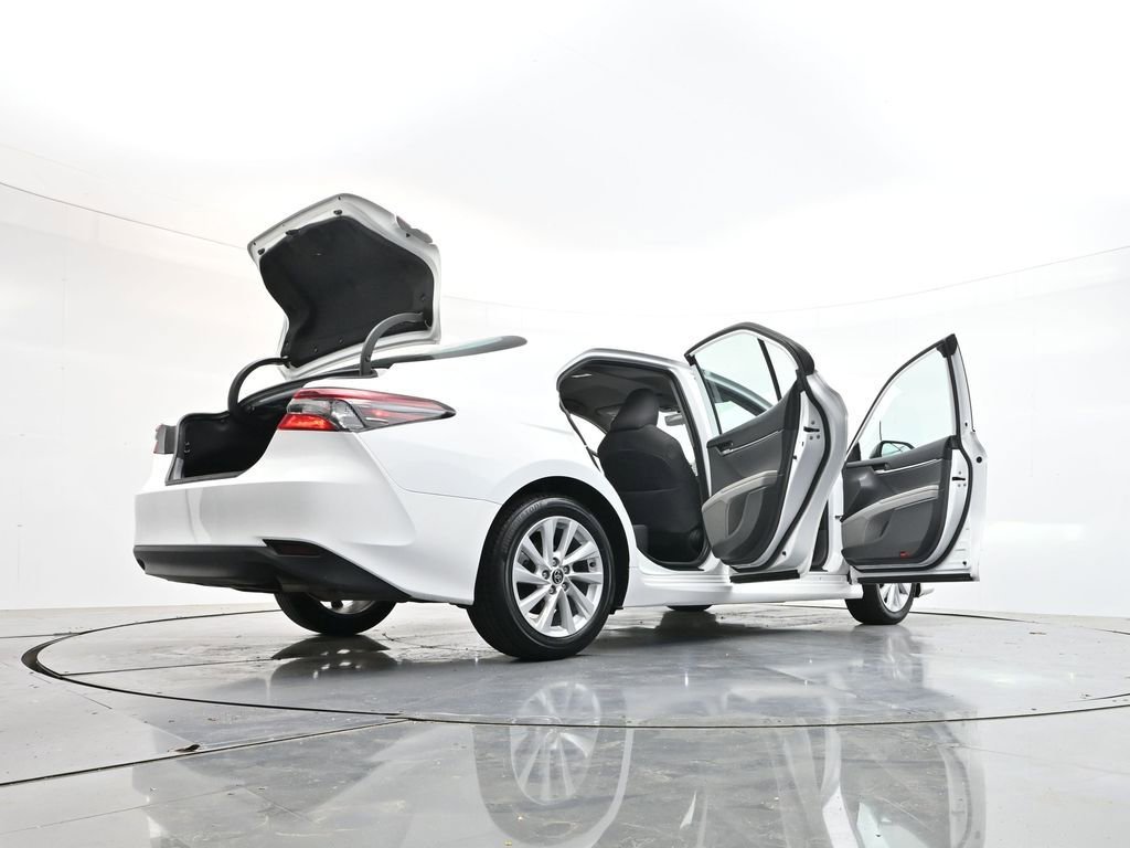 Used 2024 Toyota Camry LE image 41