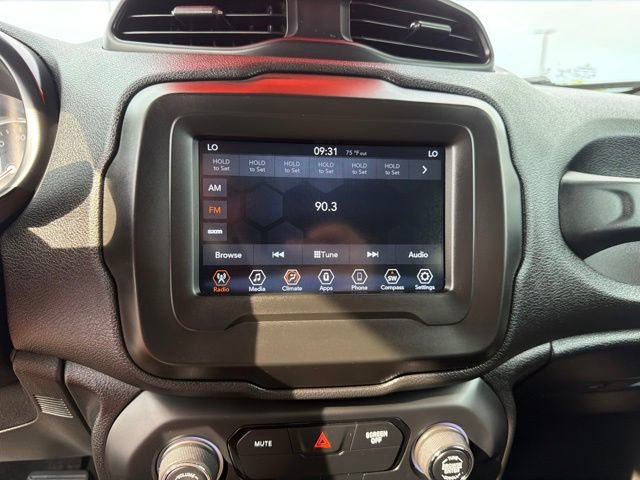 Used 2018 Jeep Renegade Trailhawk w/ Popular Equipment Group AWD/4WD image 15