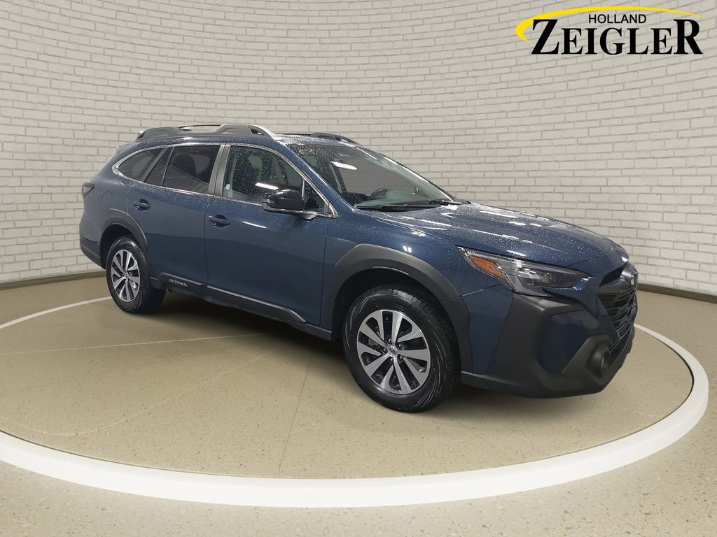 Used 2025 Subaru Outback Premium AWD/4WD image 3