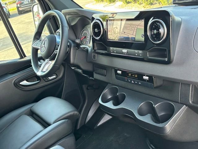 Used 2025 Mercedes-Benz Sprinter 3500 image 32