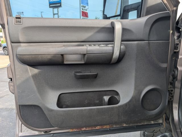 Used 2008 Chevrolet Silverado 2500 LT w/ EZ-Lift Tailgate Package AWD/4WD image 9