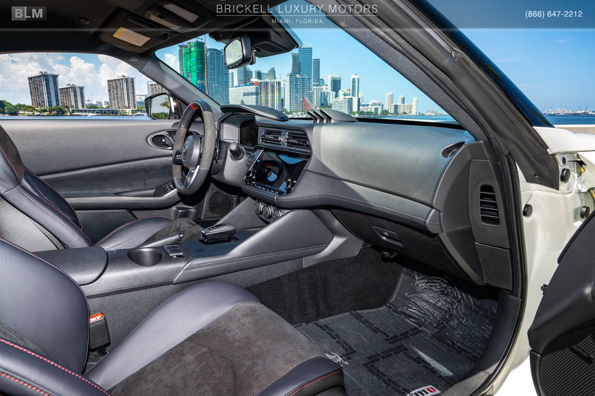 Used 2025 Nissan Z NISMO w/ Floor Mat Package RWD image 8