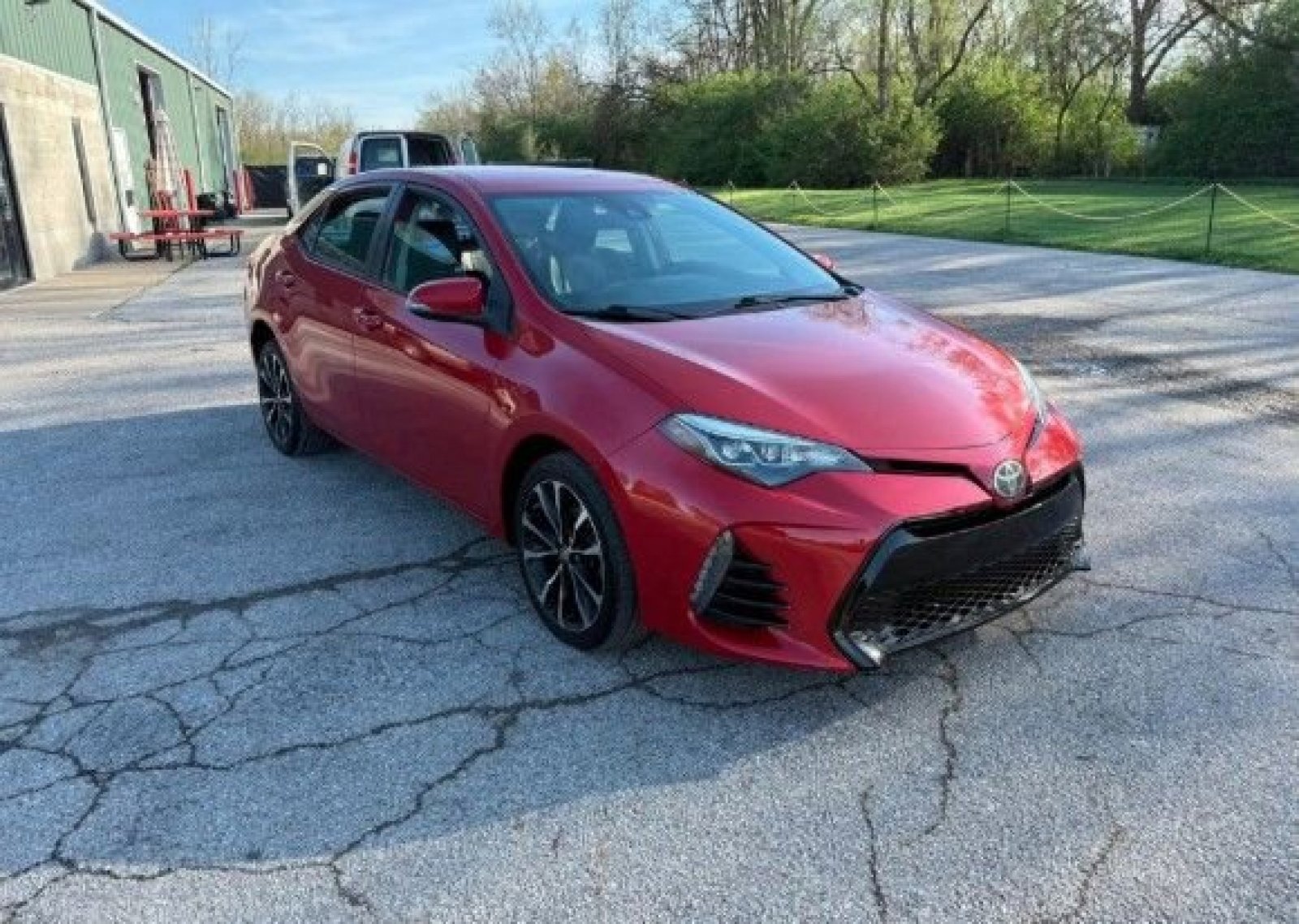 Used 2017 Toyota Corolla SE FWD image 3