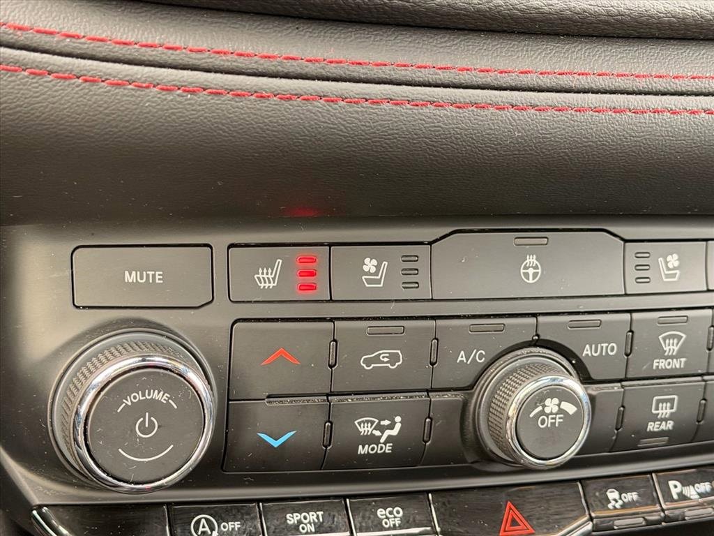 Used 2025 Dodge Durango GT image 24