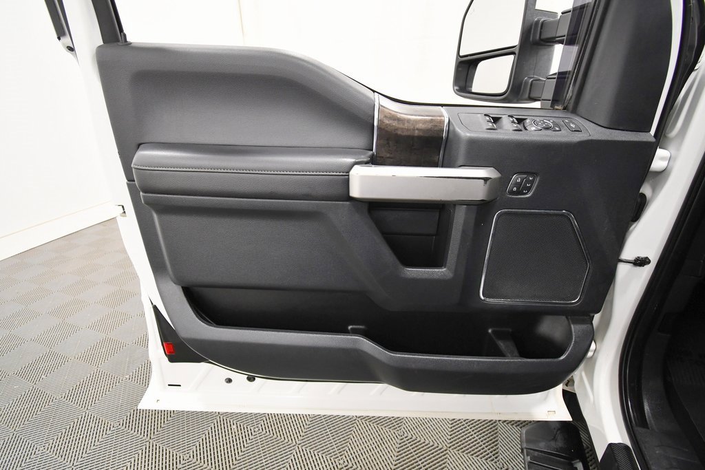 Used 2022 Ford F350 Lariat image 13