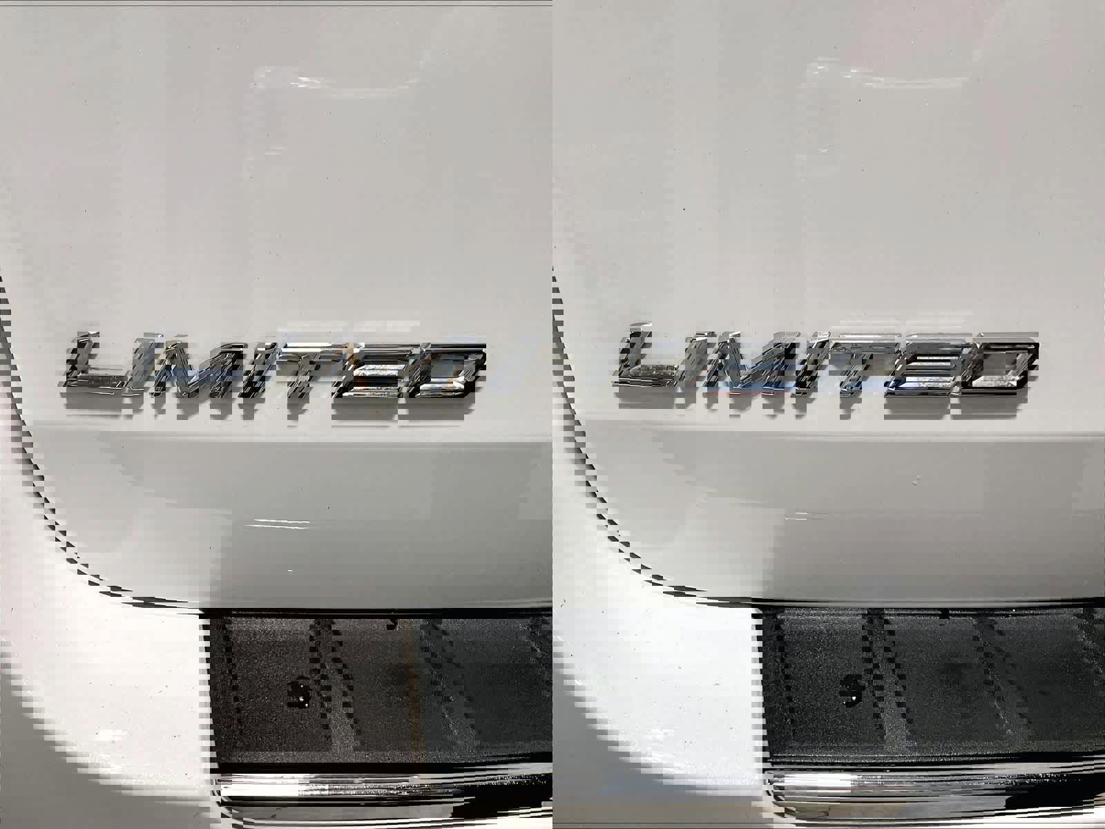 Used 2023 Ford Explorer Limited w/ Limited Technology Package image 30