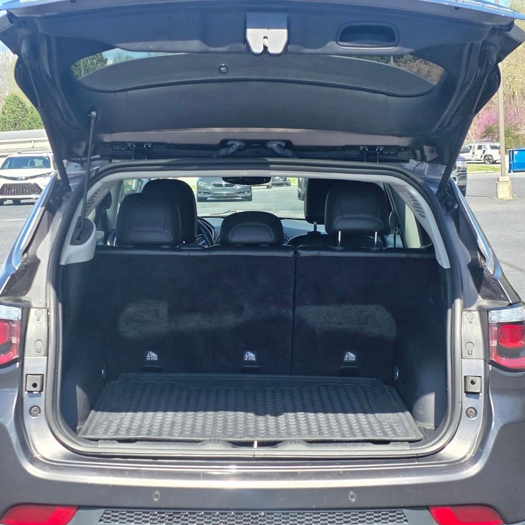 Used 2019 Jeep Compass Limited w/ Safety & Security Group image 9