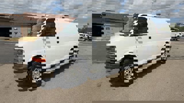 Certified 2022 Chevrolet Express 2500 w/ Driver Convenience Package image 4