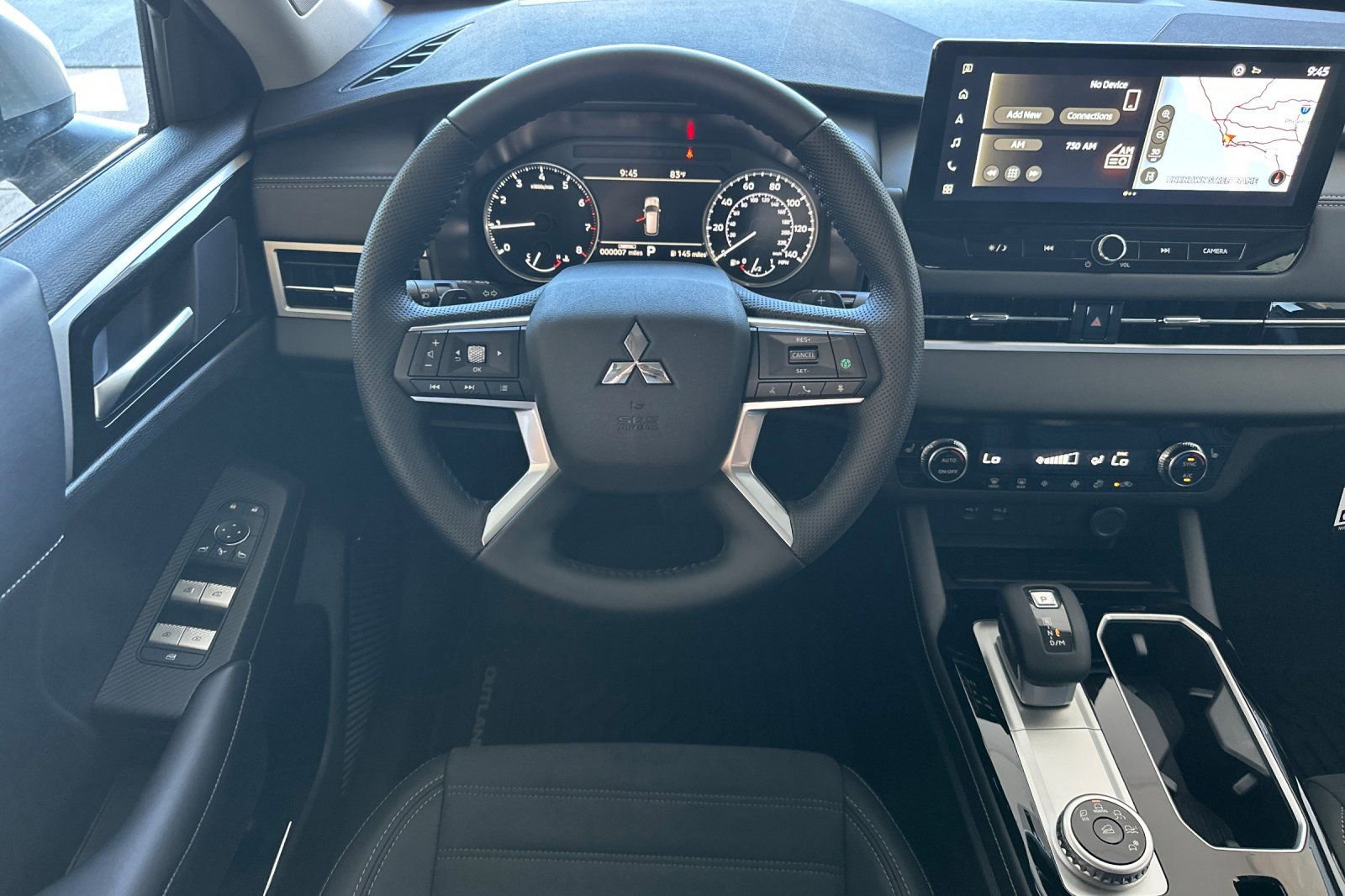 New 2025 Mitsubishi Outlander SE image 13