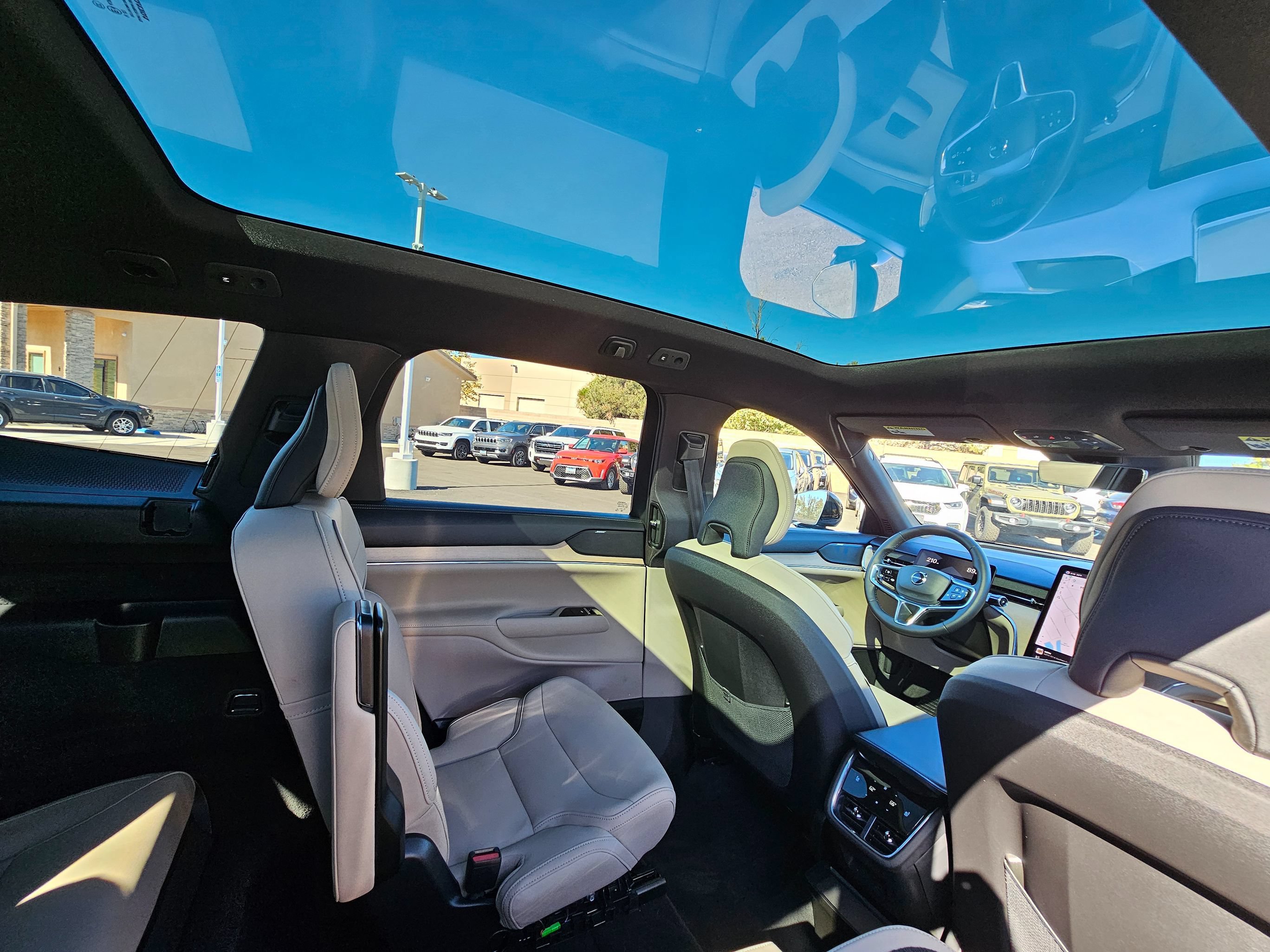 Used 2025 Volvo EX90 Ultra w/ Protection Package Premier AWD/4WD image 49