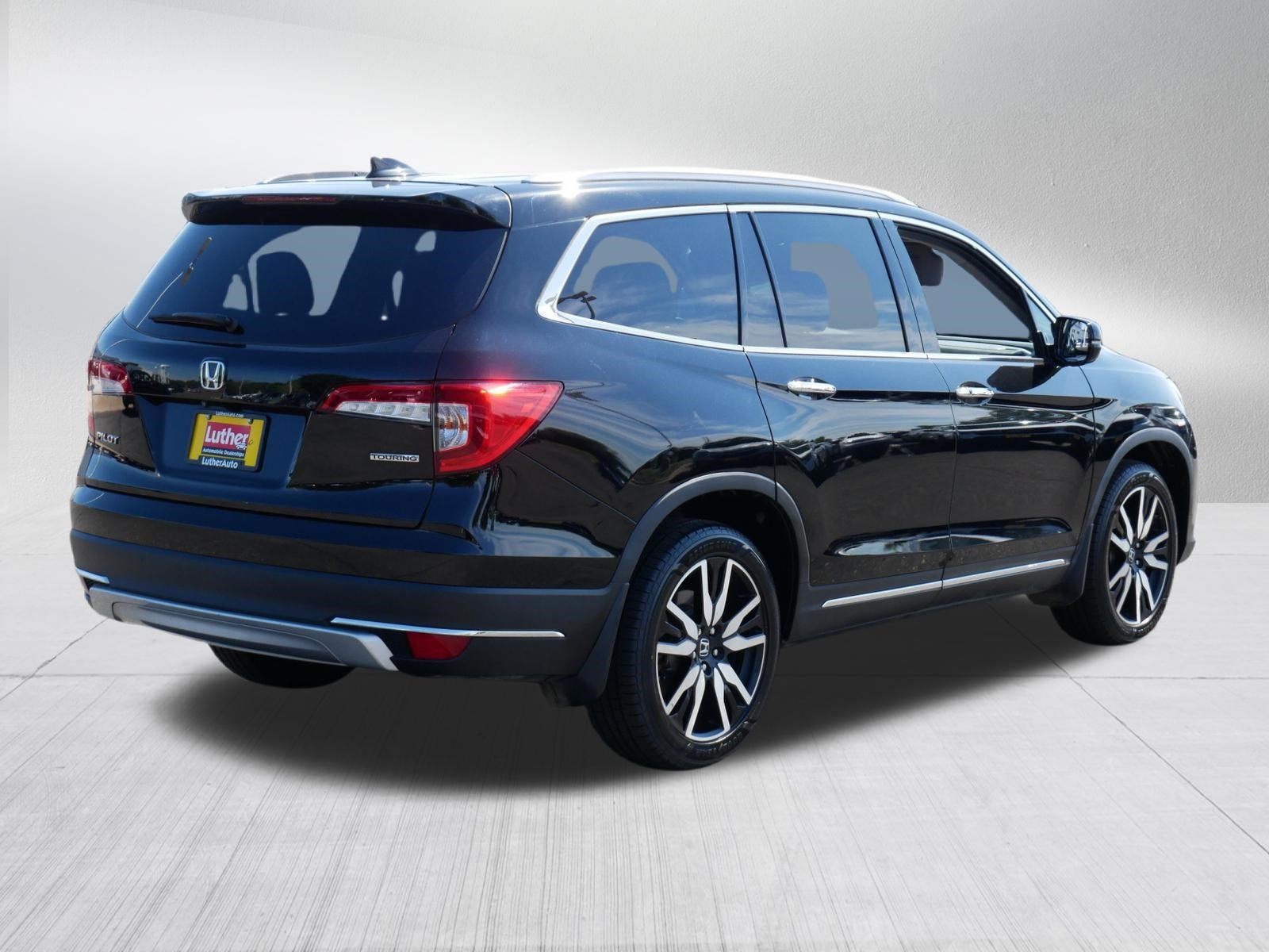 Used 2019 Honda Pilot Touring image 7