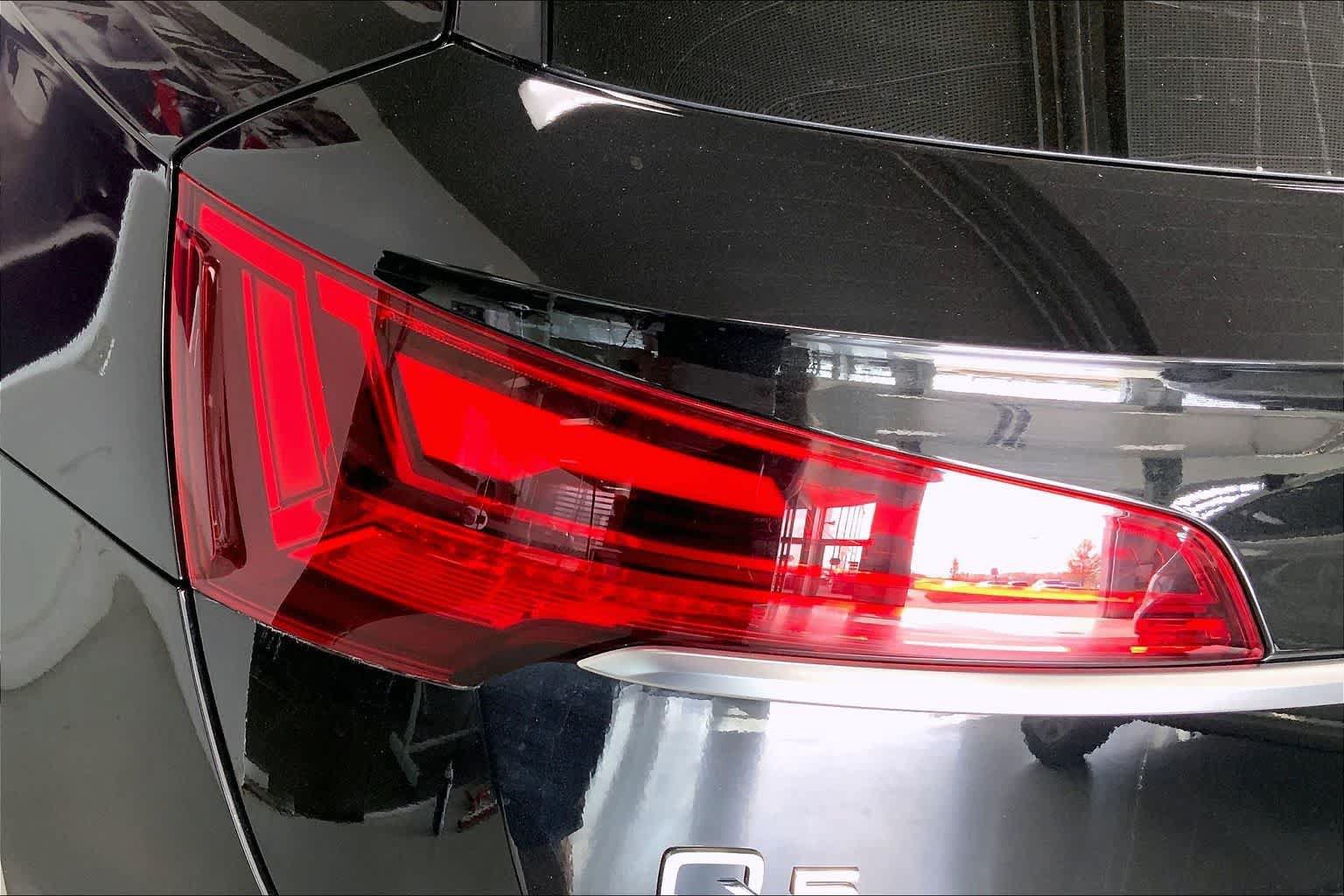 Used 2023 Audi Q5 2.0T Premium w/ Convenience Package AWD/4WD image 29