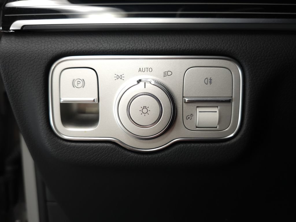 Used 2025 Mercedes-Benz GLE 450e 4MATIC image 10