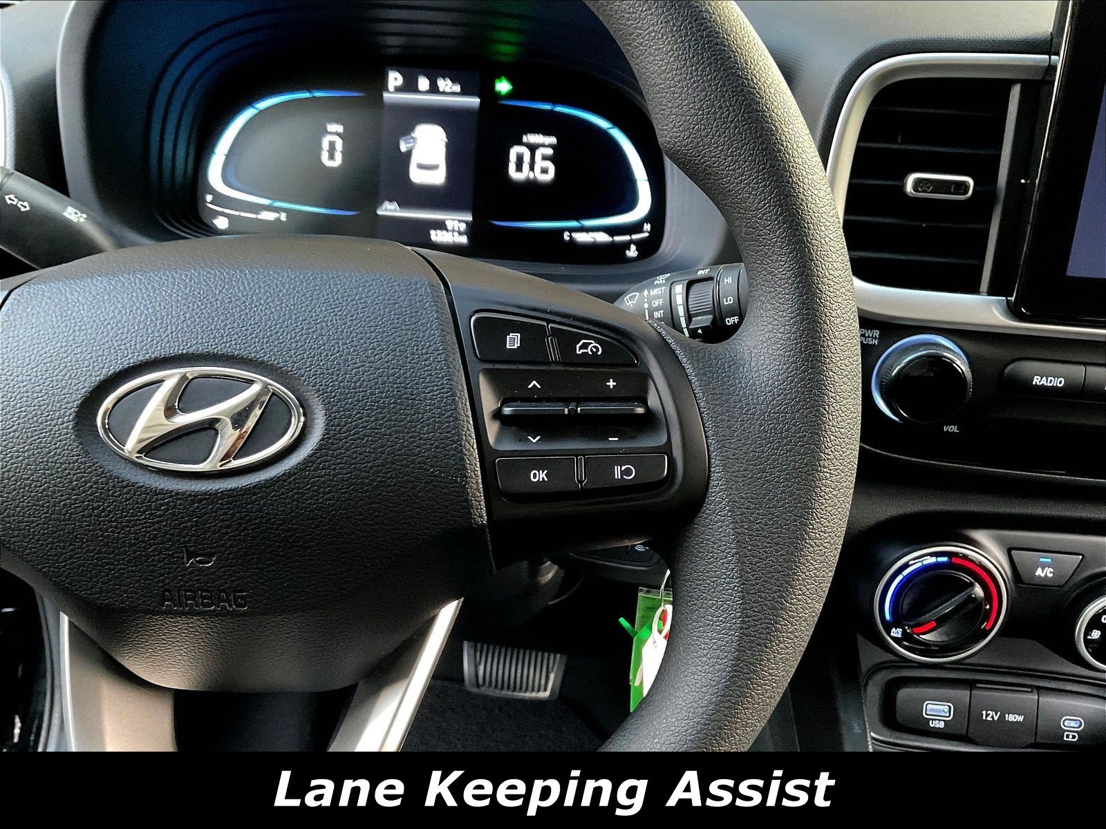 Used 2025 Hyundai Venue SE FWD image 11