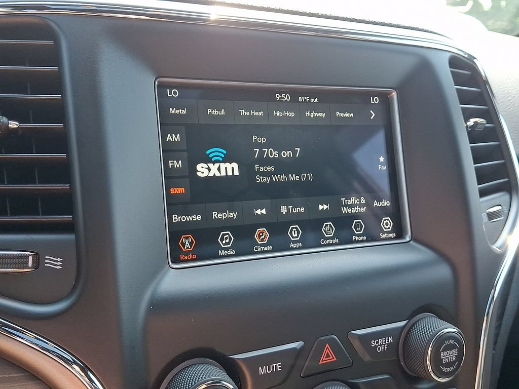 Used 2019 Jeep Grand Cherokee Laredo AWD/4WD image 17