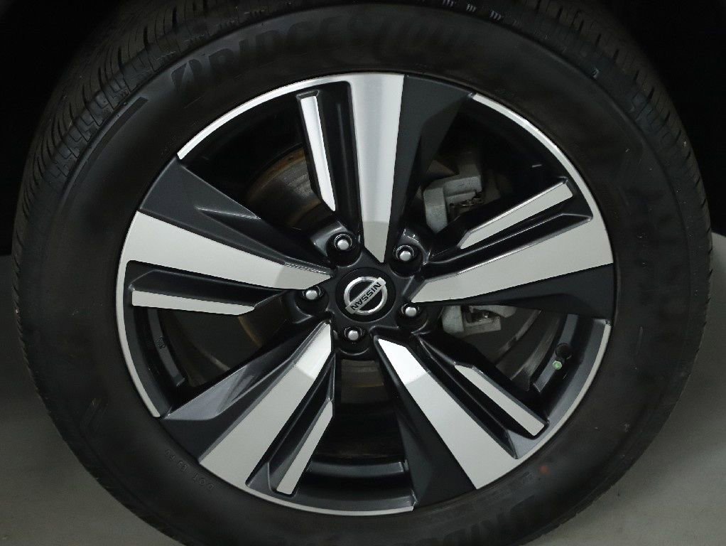 Used 2021 Nissan Rogue Platinum image 10