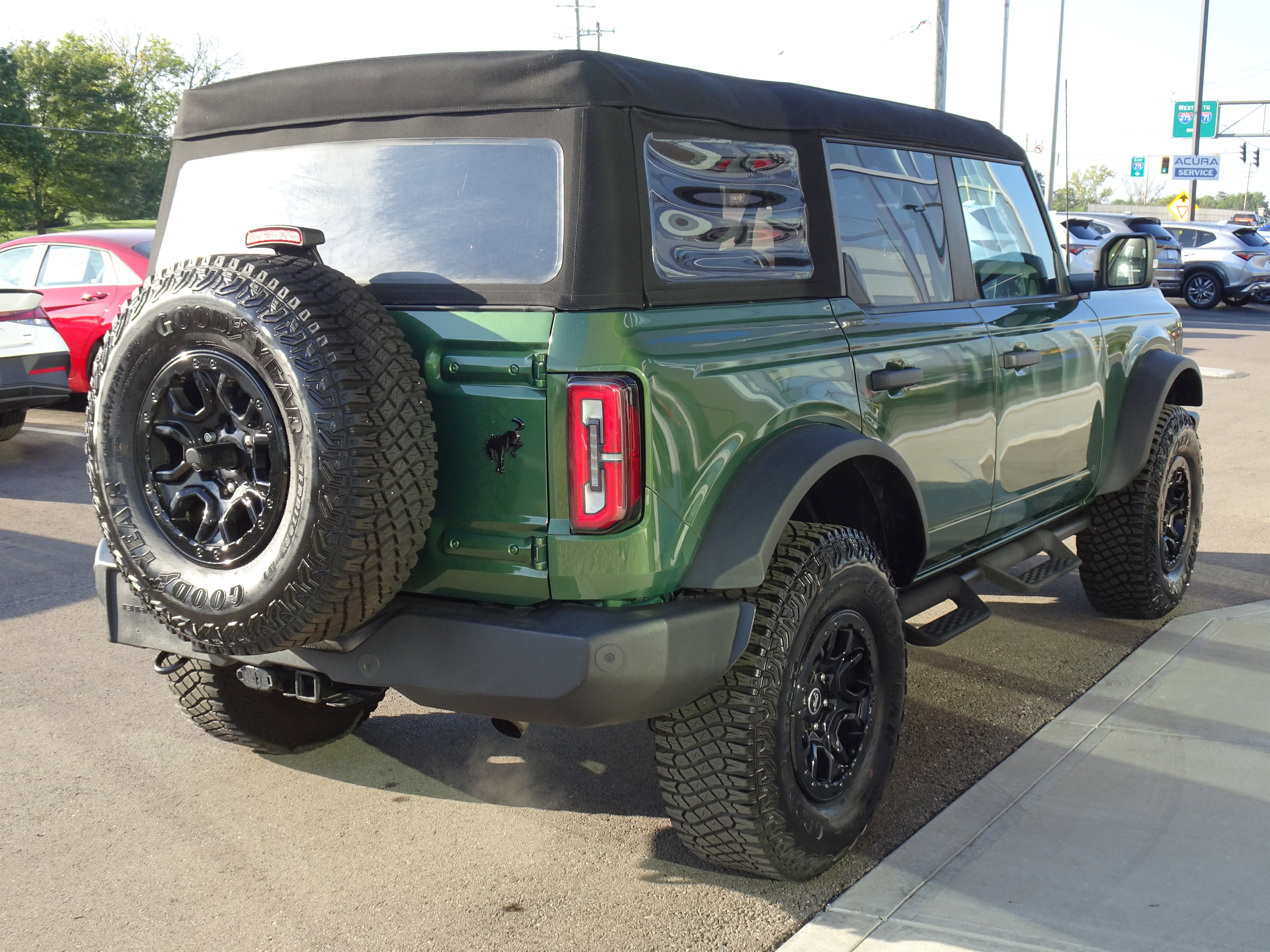 Used 2023 Ford Bronco Wildtrak image 5