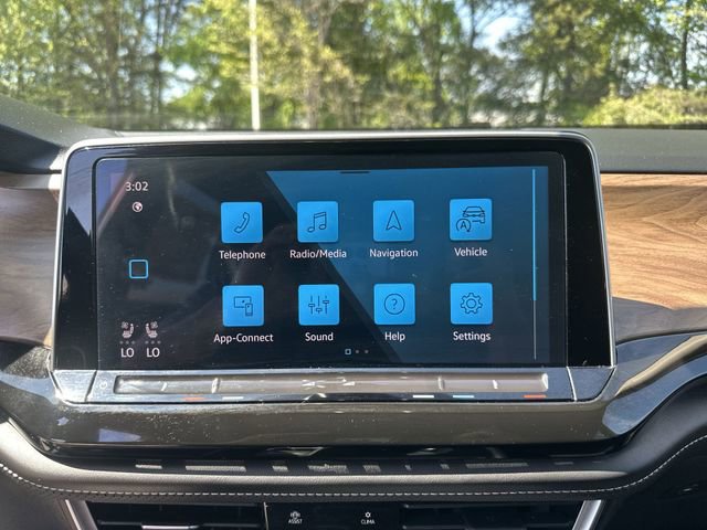 Used 2025 Volkswagen Atlas SE w/ Black Wheel Package FWD image 23