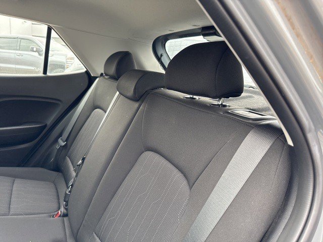 Used 2021 Hyundai Venue SE image 6