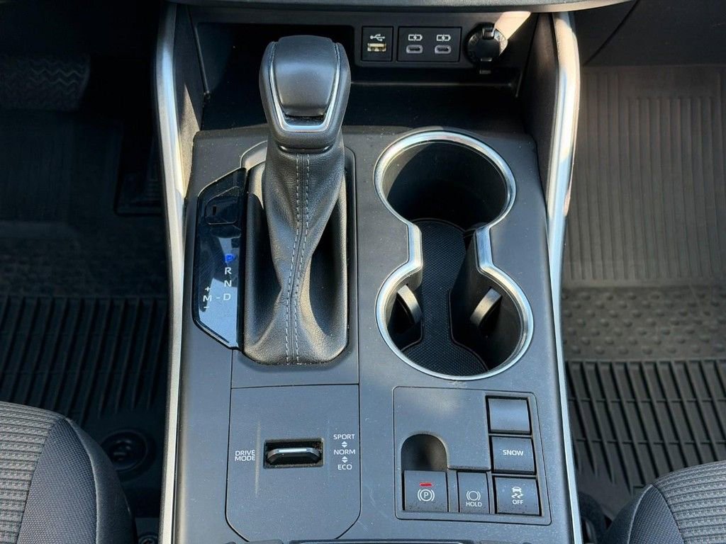 Used 2023 Toyota Highlander LE image 15