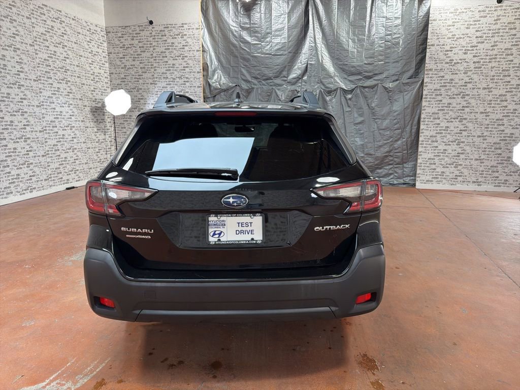 Used 2023 Subaru Outback Premium AWD/4WD image 6