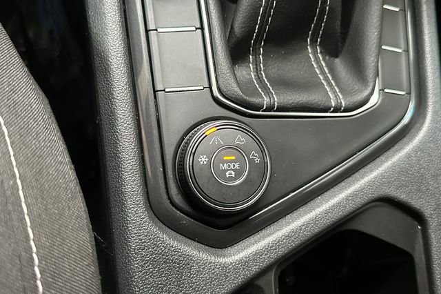 Certified 2024 Volkswagen Tiguan S image 37