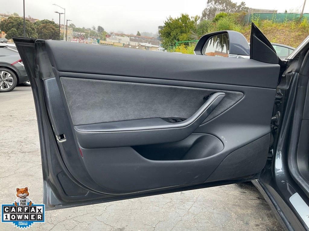 Used 2018 Tesla Model 3 Long Range RWD image 25