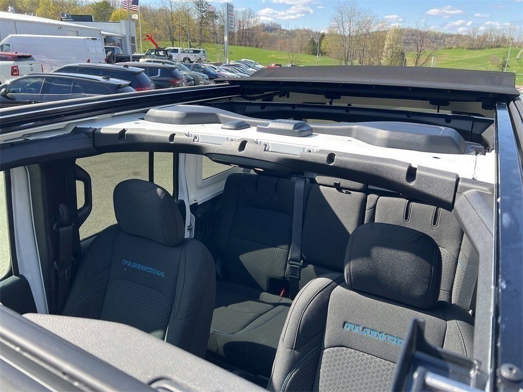 New 2025 Jeep Wrangler Unlimited Rubicon 4xe w/ Technology Group image 22