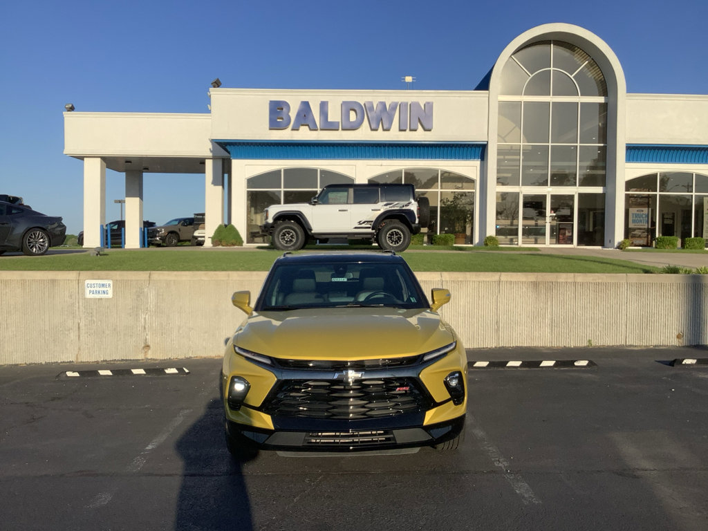 Used 2023 Chevrolet Blazer RS w/ Enhanced Convenience Package FWD image 2