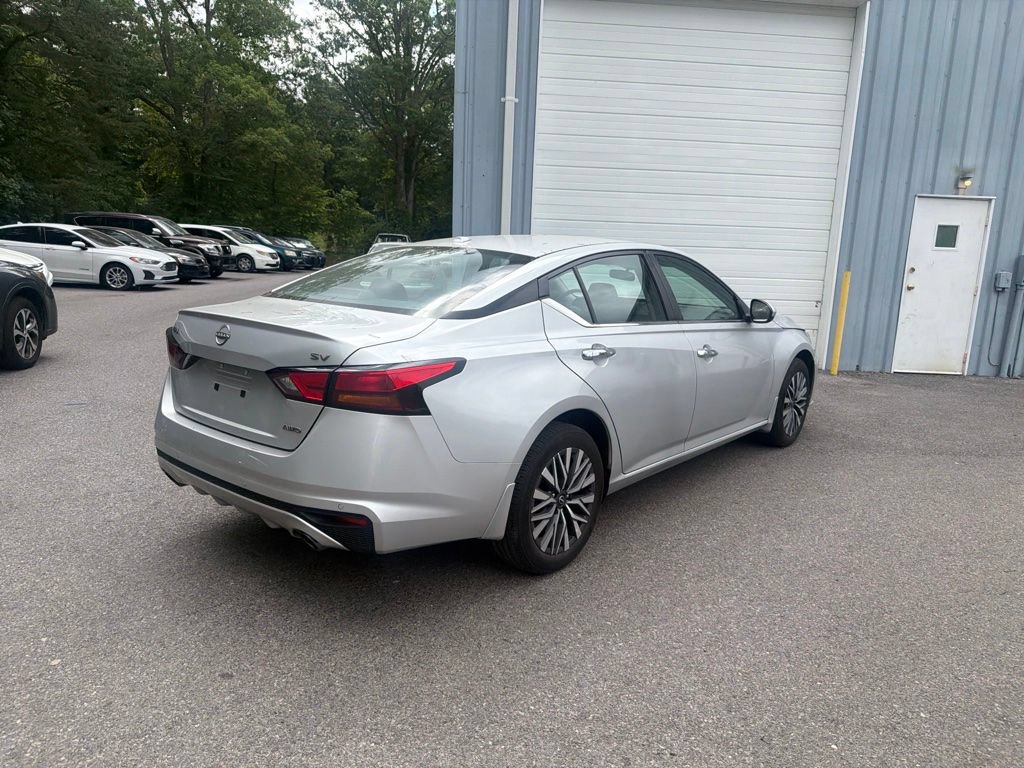 Used 2024 Nissan Altima 2.5 SV w/ SV Premium Package AWD/4WD image 6