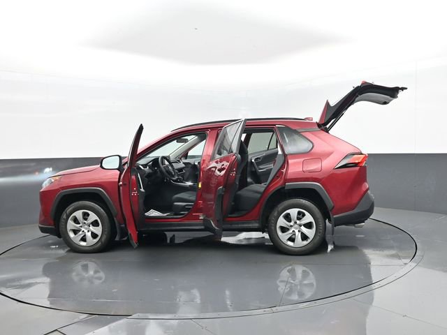 Used 2021 Toyota RAV4 LE AWD/4WD image 29