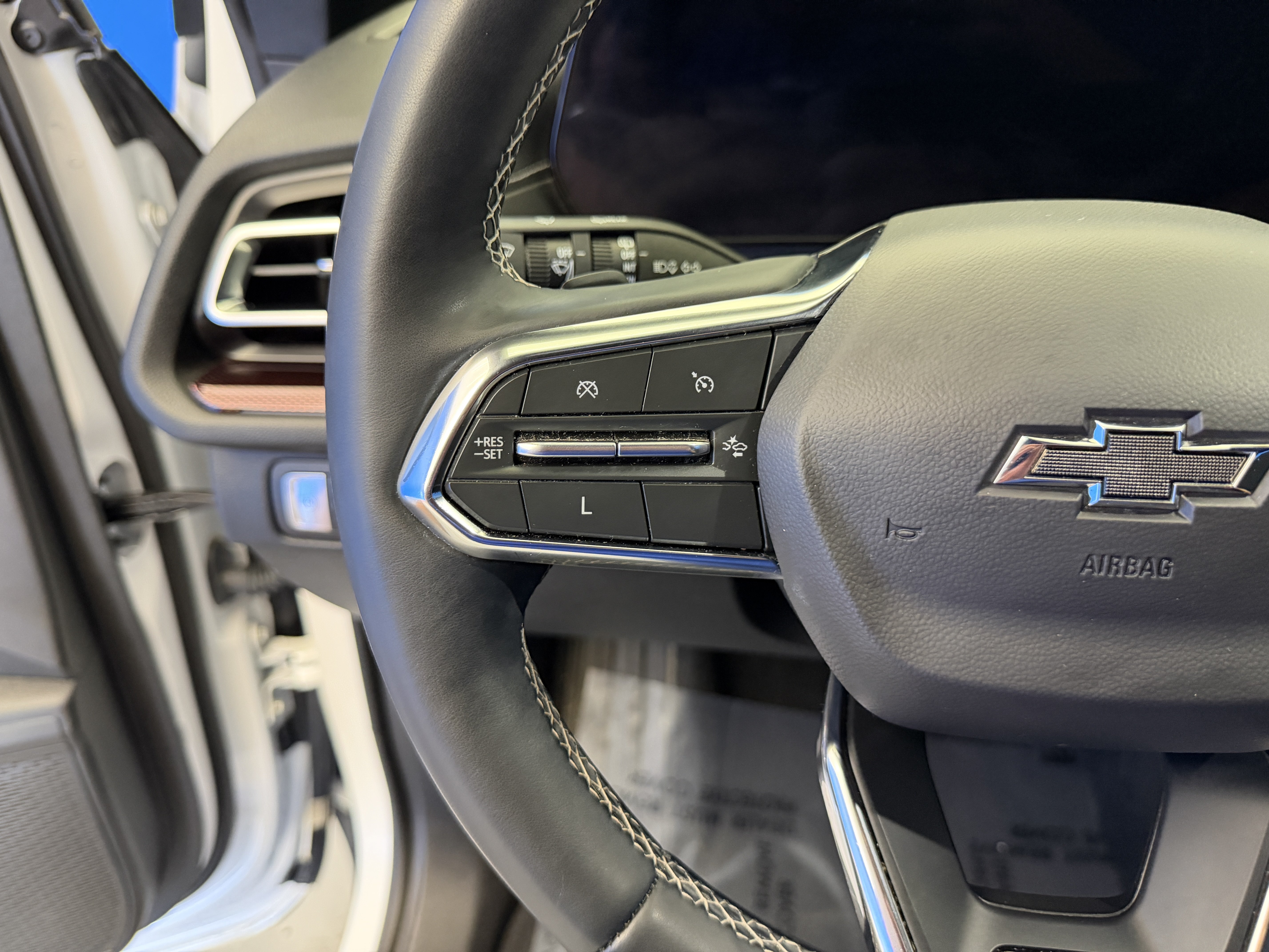 Used 2024 Chevrolet Traverse Z71 AWD/4WD image 15