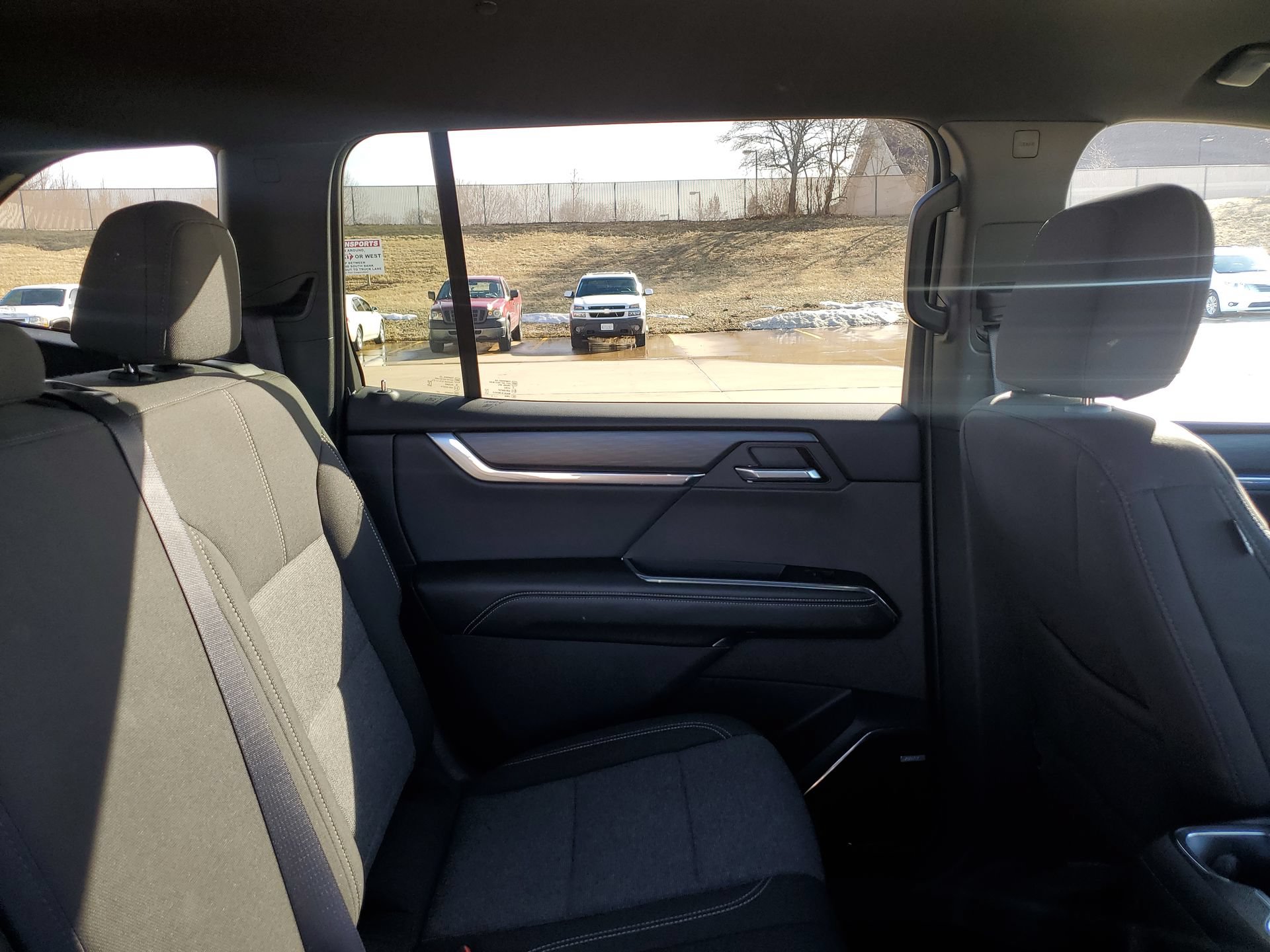 Used 2025 GMC Acadia Elevation AWD/4WD image 33