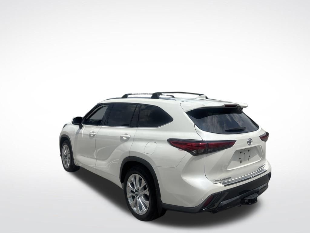 Used 2021 Toyota Highlander Limited AWD/4WD image 14