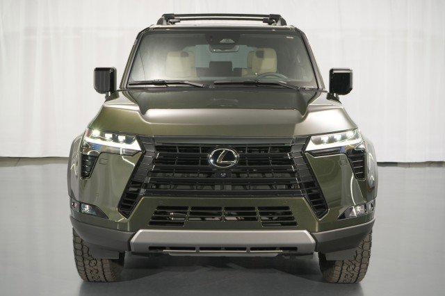 Used 2026 Lexus GX 550 Overtrail+ image 8