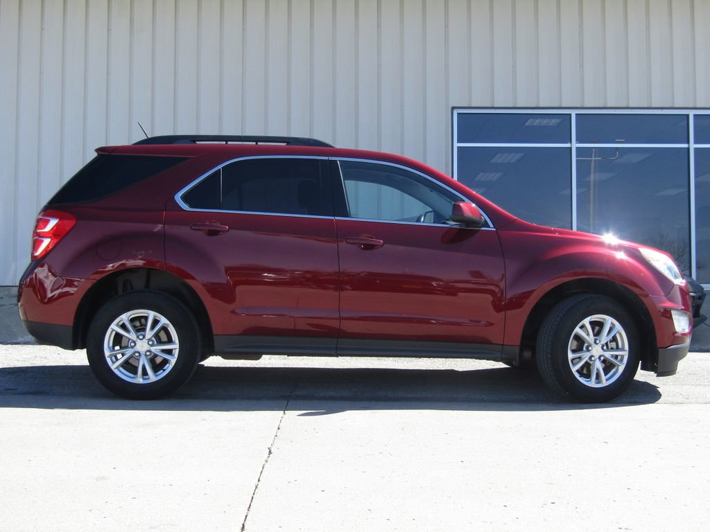Used 2017 Chevrolet Equinox LT w/ Convenience Package image 2