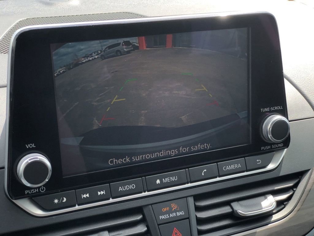Used 2025 Nissan Altima 2.5 SV FWD image 21