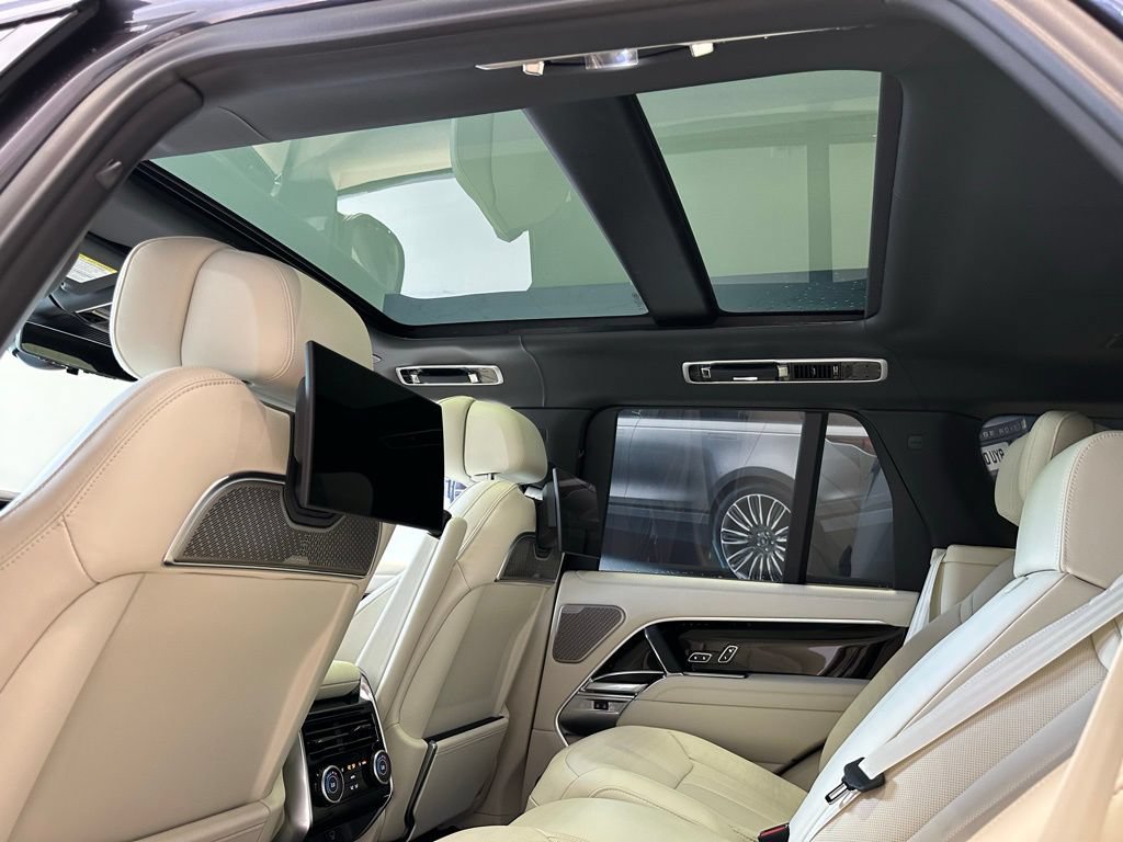 New 2025 Land Rover Range Rover Autobiography AWD/4WD image 10