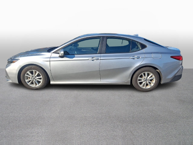 Used 2025 Toyota Camry LE FWD image 7
