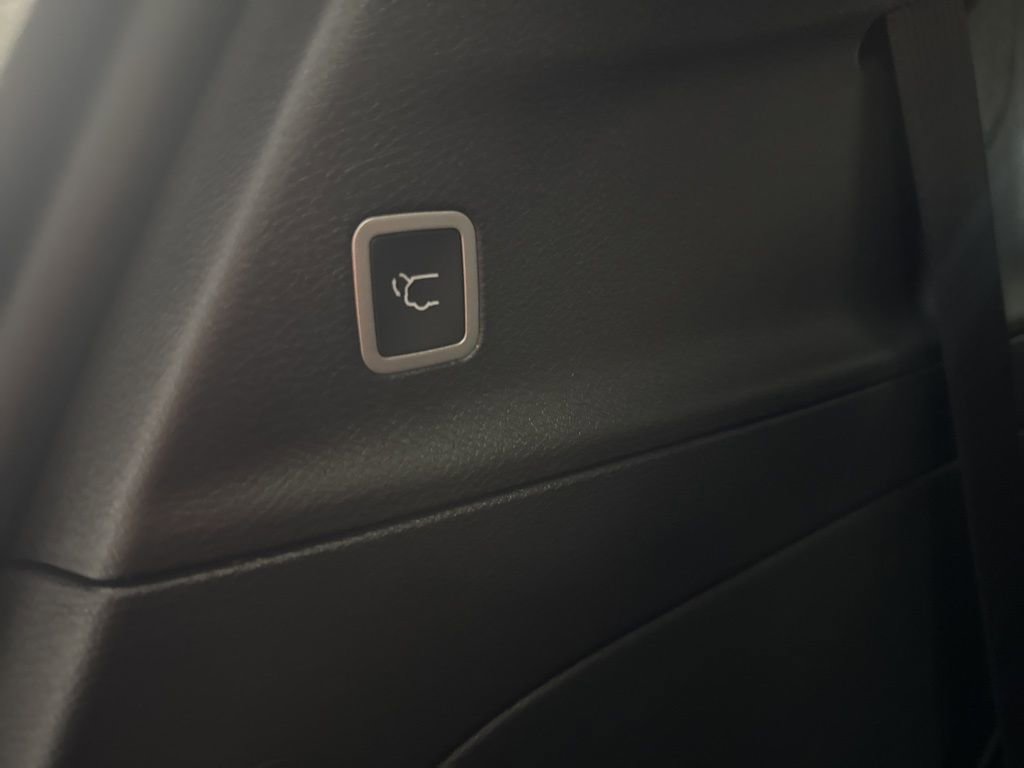 New 2026 Chrysler Voyager LX image 30